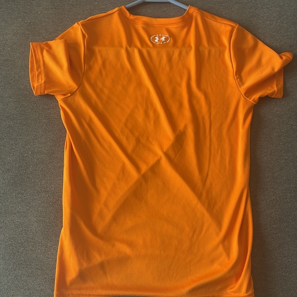 Under Armor orange stretchy kids t shirt - Picture 2 of 2